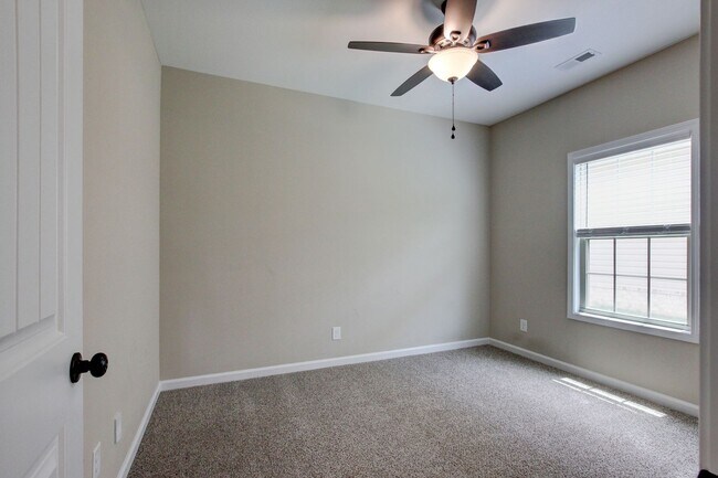 Building Photo - 2547 Rafiki Dr