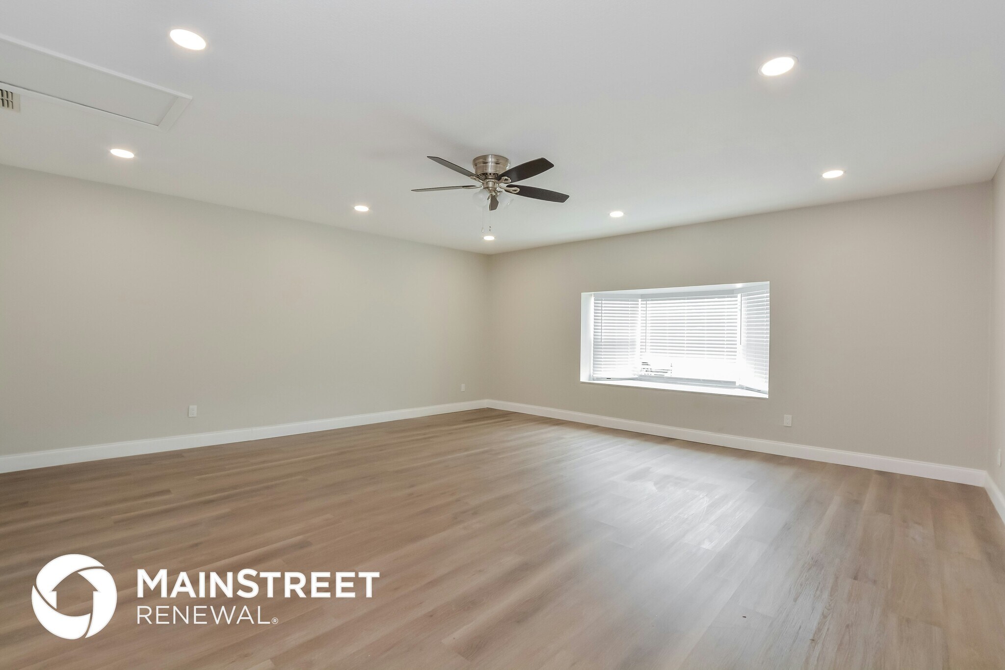 Building Photo - 304 Sir Lawrence Dr