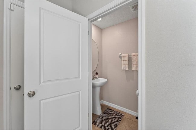 Building Photo - 3928 Cat Mint St