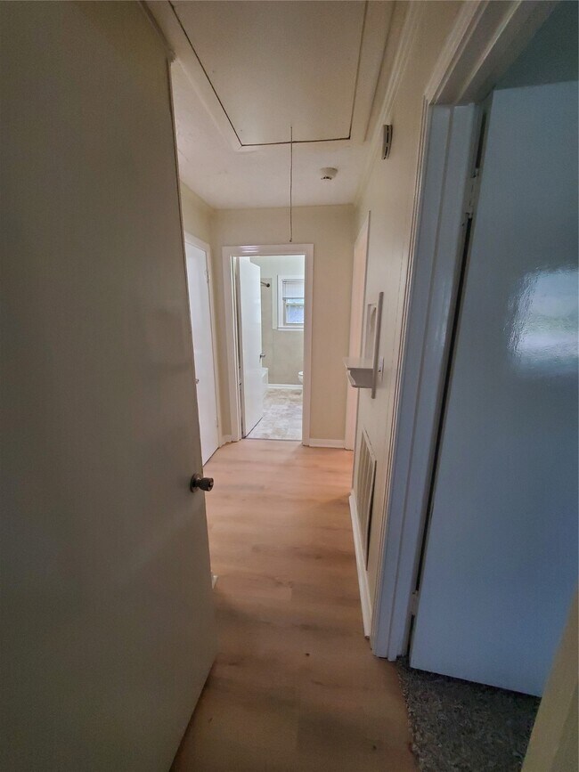 Building Photo - 1505 Millie St