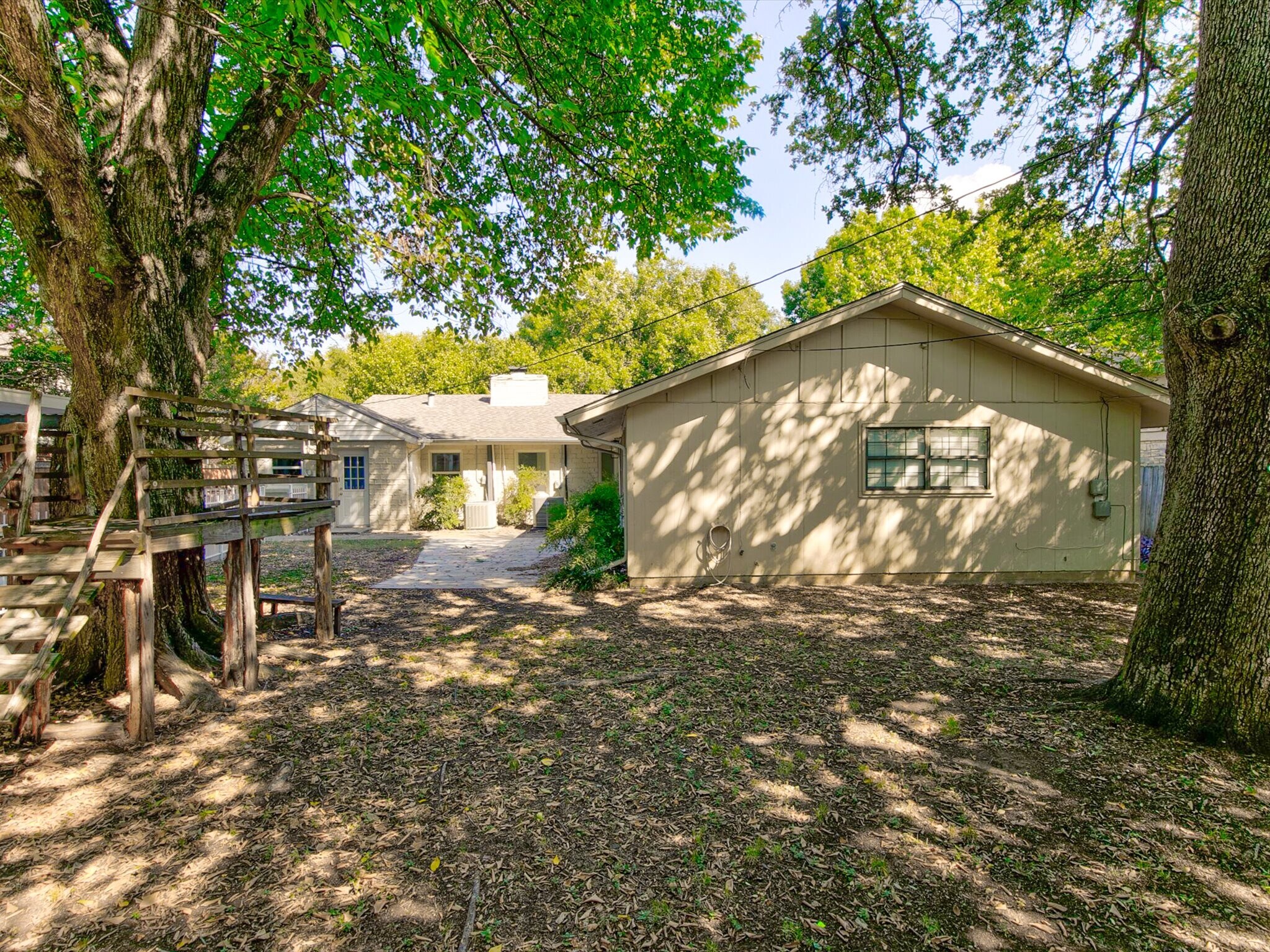 Building Photo - 3727 W Biddison St