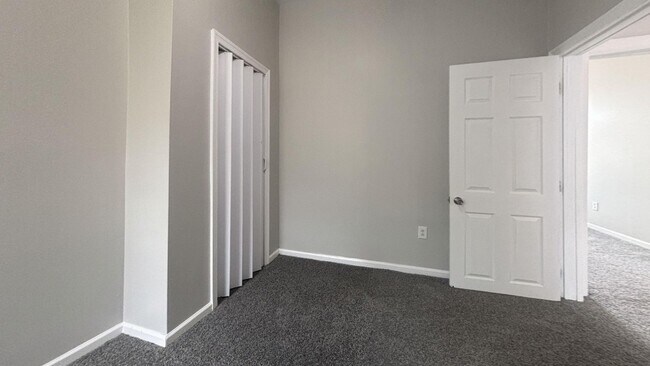 Building Photo - 3329 Ridge Ave