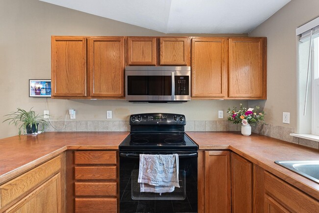 Building Photo - 12530 W 2nd Ave