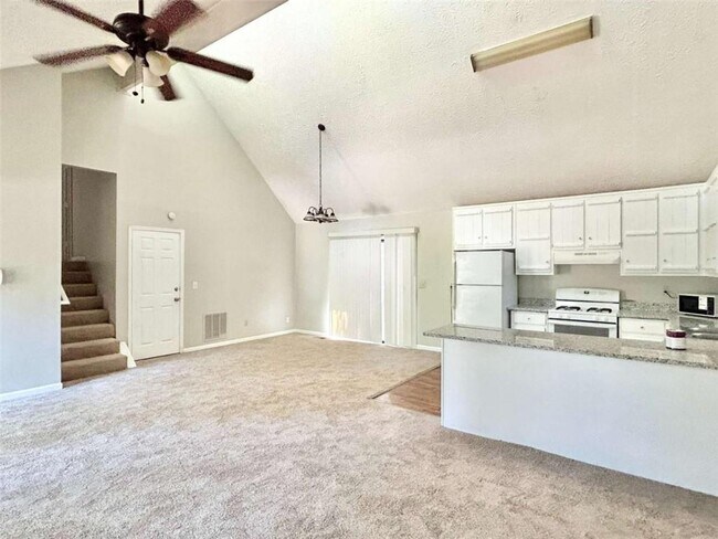 Building Photo - 5955 Sutton Pl