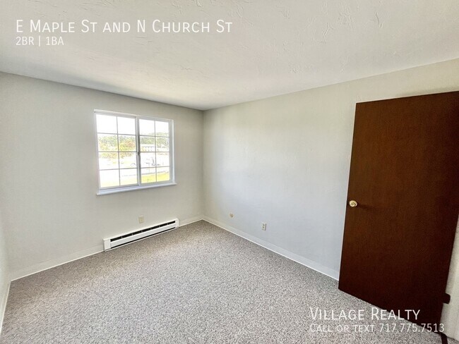 Building Photo - 361 E Maple St