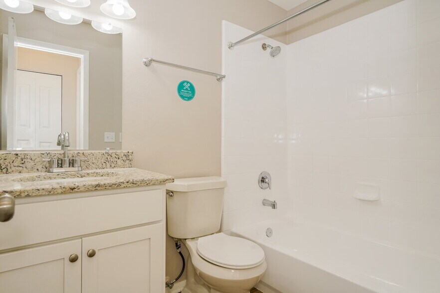 Building Photo - 1439 Lodge Terrace