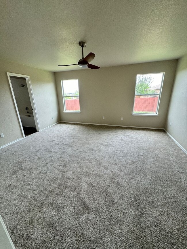 Building Photo - Beautifully 3 Bed, 2 Bath Renovated Home Near Austin – Spacious Layout & Community Perks