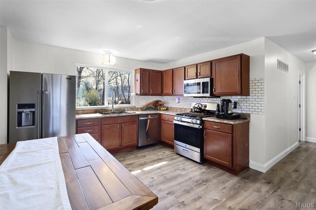 Building Photo - 145 Barkwood Trails Dr