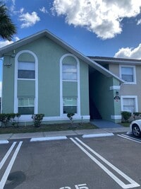 Building Photo - Great 2/2 condo in Pershing point Lake view  with updated Flooring