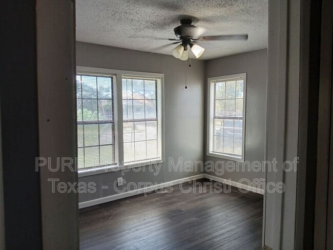 Building Photo - 329 Garfield Dr