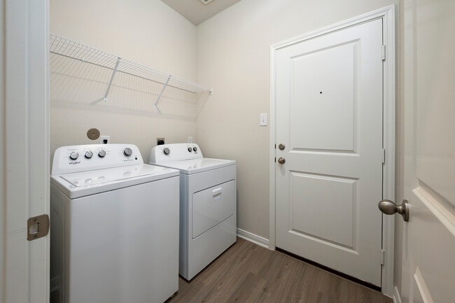 Building Photo - 15446 Maple Ter Dr