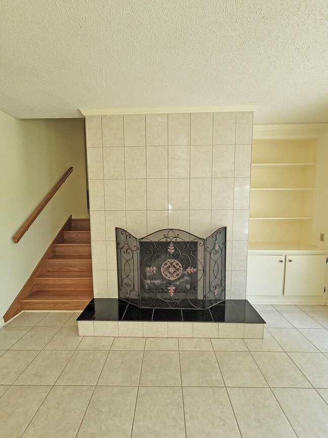 Building Photo - 133 Glenrochie Dr