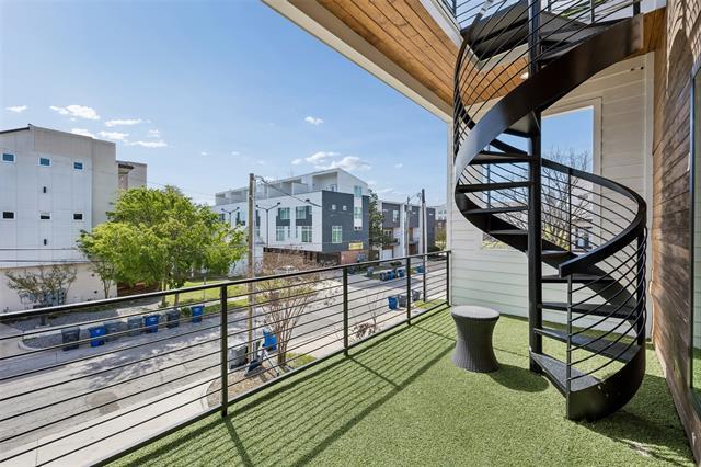 Building Photo - 4217 Roseland Ave