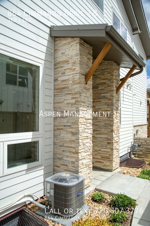 Building Photo - 864 Cimmaron Drive-B