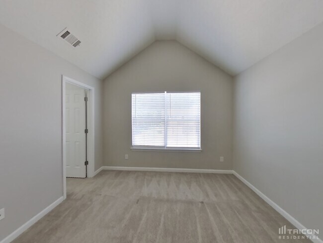 Building Photo - 2075 Mulberry Ln