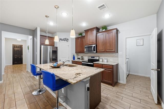 Building Photo - 196 Lady Bird Dr