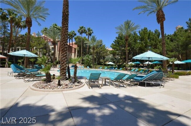 Building Photo - 260 E Flamingo Rd