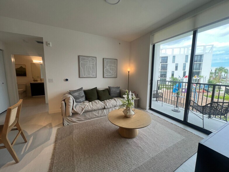 Building Photo - 20540 NW 17th Ave