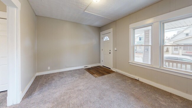 Building Photo - Stockyards Area - 2 Bedrooms - Single Fami...