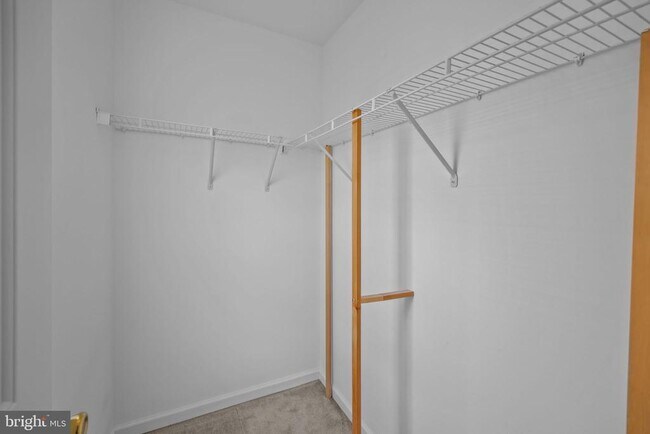 Building Photo - 618 Songbird Ct
