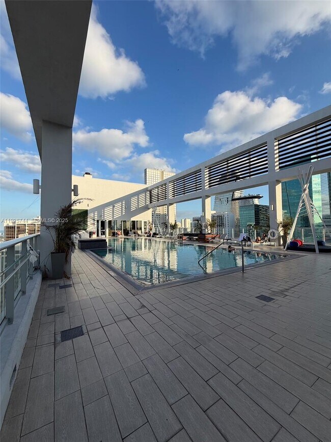 Building Photo - 151 SE 1st St