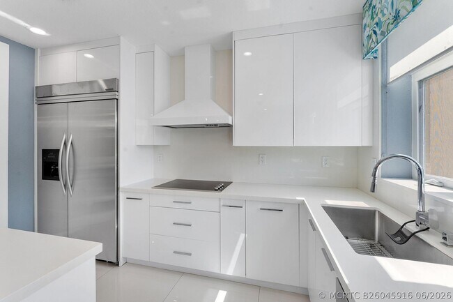 Building Photo - 57 Isle of Venice Dr
