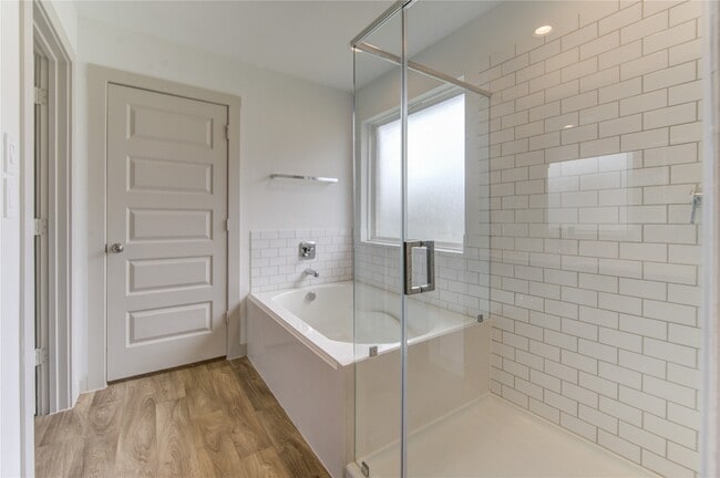 Building Photo - 403 Rain Water Ln