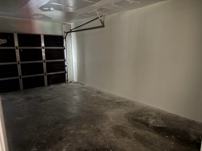 Building Photo - 1015 Staghorn St