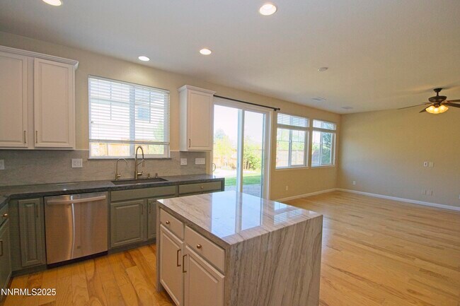 Building Photo - 2798 Peavine Creek Rd