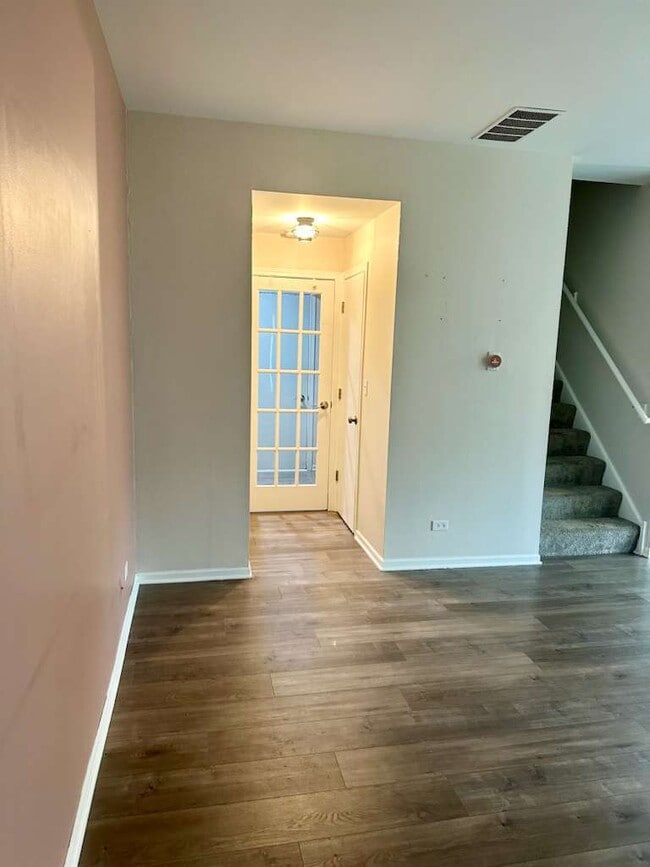 Building Photo - 122 Creston Cir