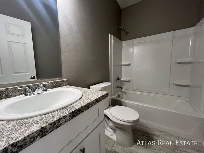 Building Photo - 43 W Lester St