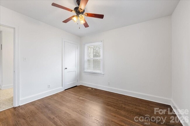 Building Photo - 5711 Oak Dr