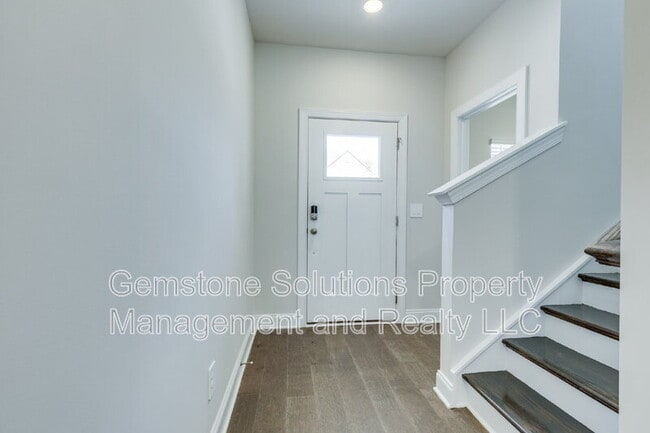 Building Photo - 204 Douglas Bend Rd