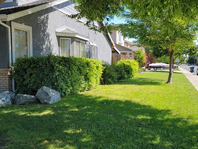 Building Photo - 692 W Springer Dr