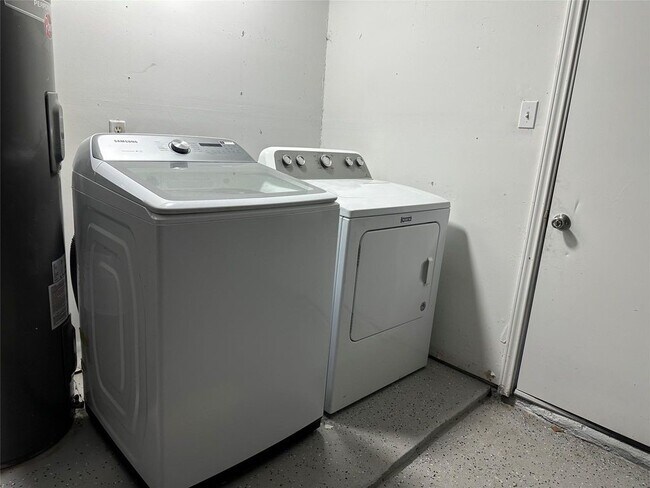 Building Photo - 5726 Yorkgate Dr