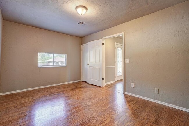 Building Photo - 1824 Andover Ct
