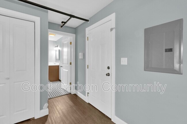 Building Photo - 618 Elmwood Ave