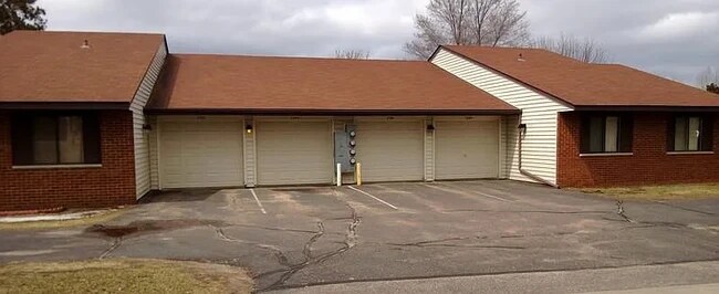 Building Photo - 3308 Brian St