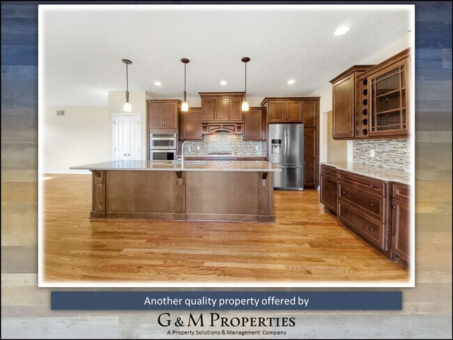 Building Photo - Rarely Available - Large Executive Rental ...