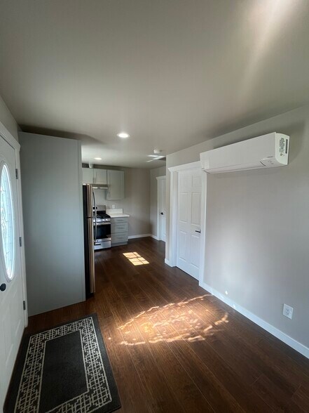 Building Photo - 621 Frandale Ave