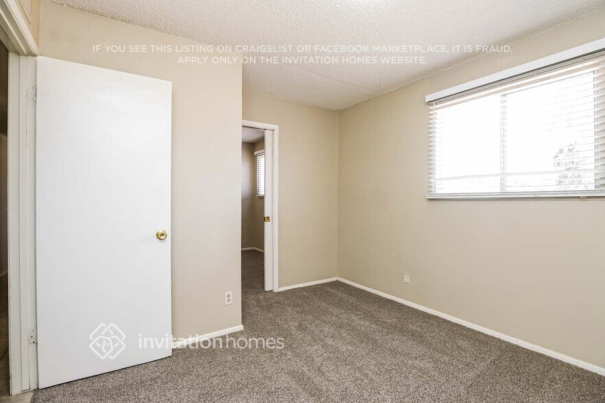 Building Photo - 3526 S Shafer Dr