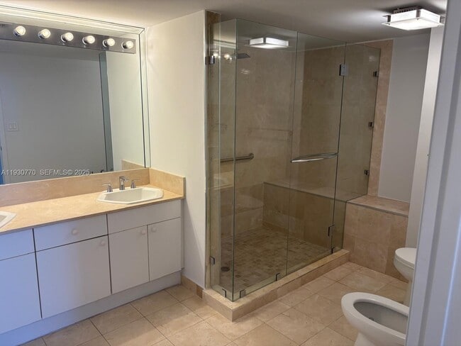 Building Photo - 8855 Collins Ave