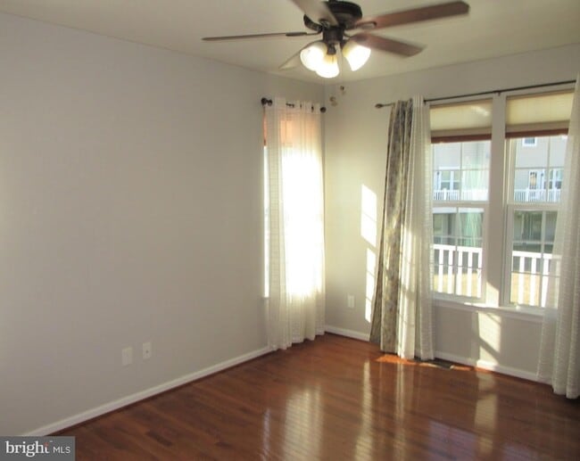 Building Photo - 1305 Madison Ln