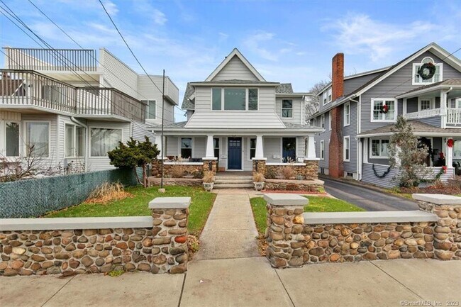 Building Photo - 223 Townsend Ave