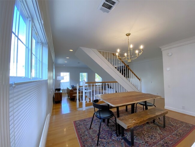 Building Photo - 2506 Van Buren St