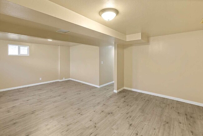 Building Photo - 3-Bedroom with A Flex Room Multi-Level Home with Fresh Paint, Refreshed Deck, and Multiple Living...
