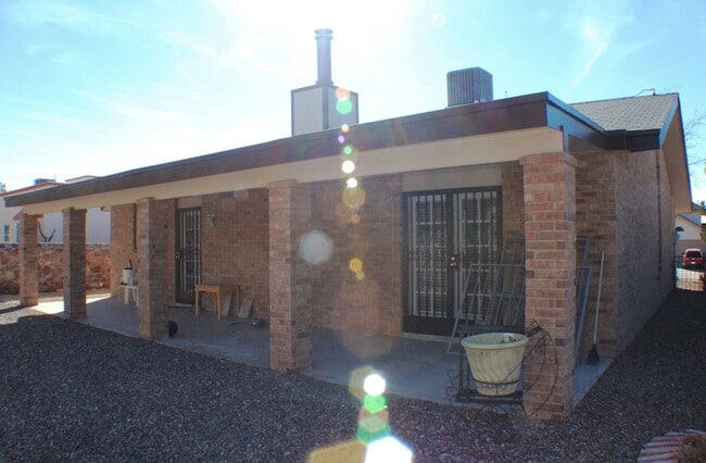 Building Photo - 1108 Coyote Ln