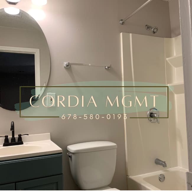 Building Photo - Simple and Updated Ranch Style Home and Beautiful Back Yard 3 bedroom 2 bath Home