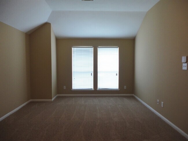 Building Photo - 11107 Lori Falls Ct