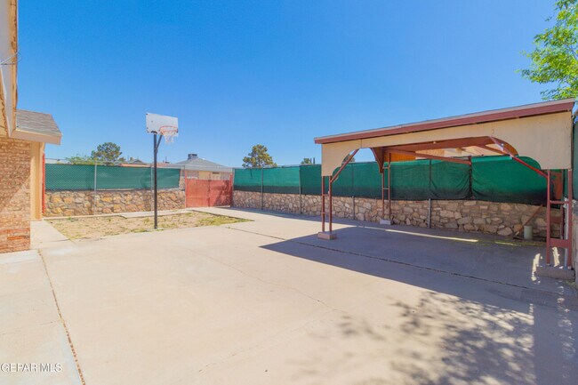 Building Photo - 12056 Bellows Ct